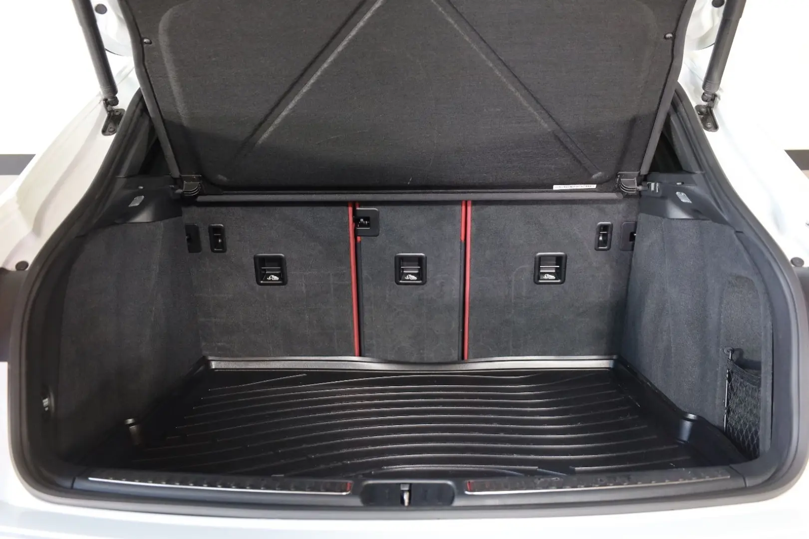 Macan 2.0 AWD/PANO/TTW/SHZ/LHZ/SBL/BOSÉ/SPUR/R19