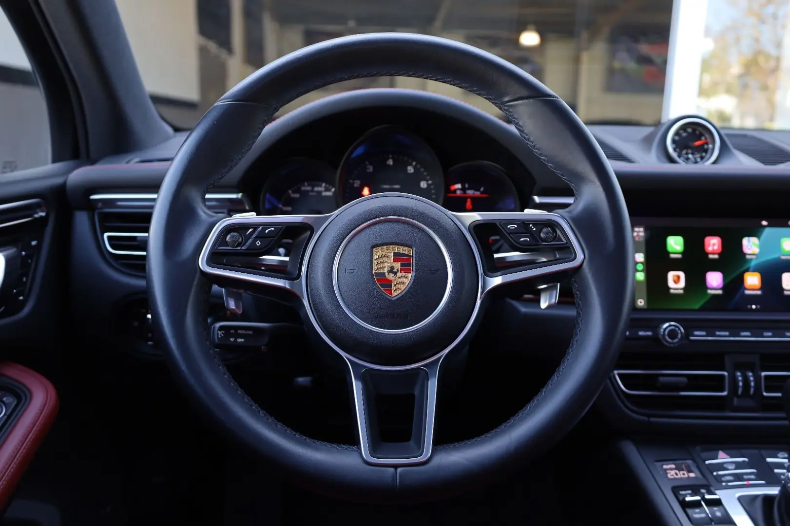 Macan 2.0 AWD/PANO/TTW/SHZ/LHZ/SBL/BOSÉ/SPUR/R19