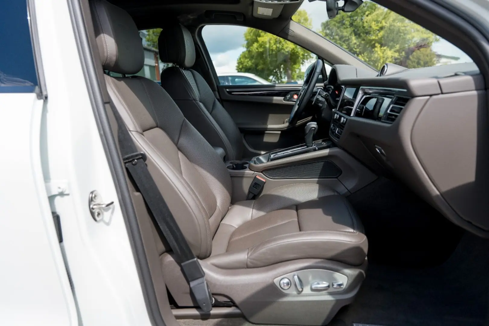Macan 2,0 Aut Facelift/Pano/Navi/360*Bose/Matrix