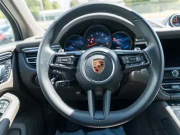 Macan 2,0 Aut Facelift/Pano/Navi/360*Bose/Matrix