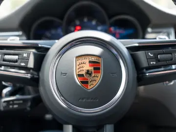 Macan 2,0 Aut Facelift/Pano/Navi/360*Bose/Matrix
