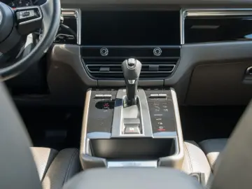 Macan 2,0 Aut Facelift/Pano/Navi/360*Bose/Matrix