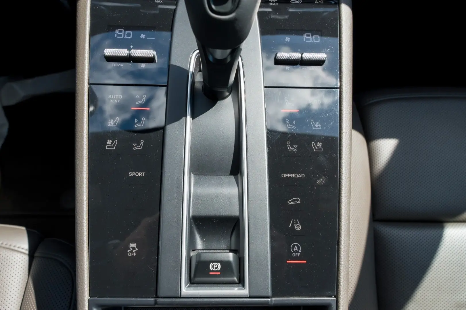 Macan 2,0 Aut Facelift/Pano/Navi/360*Bose/Matrix