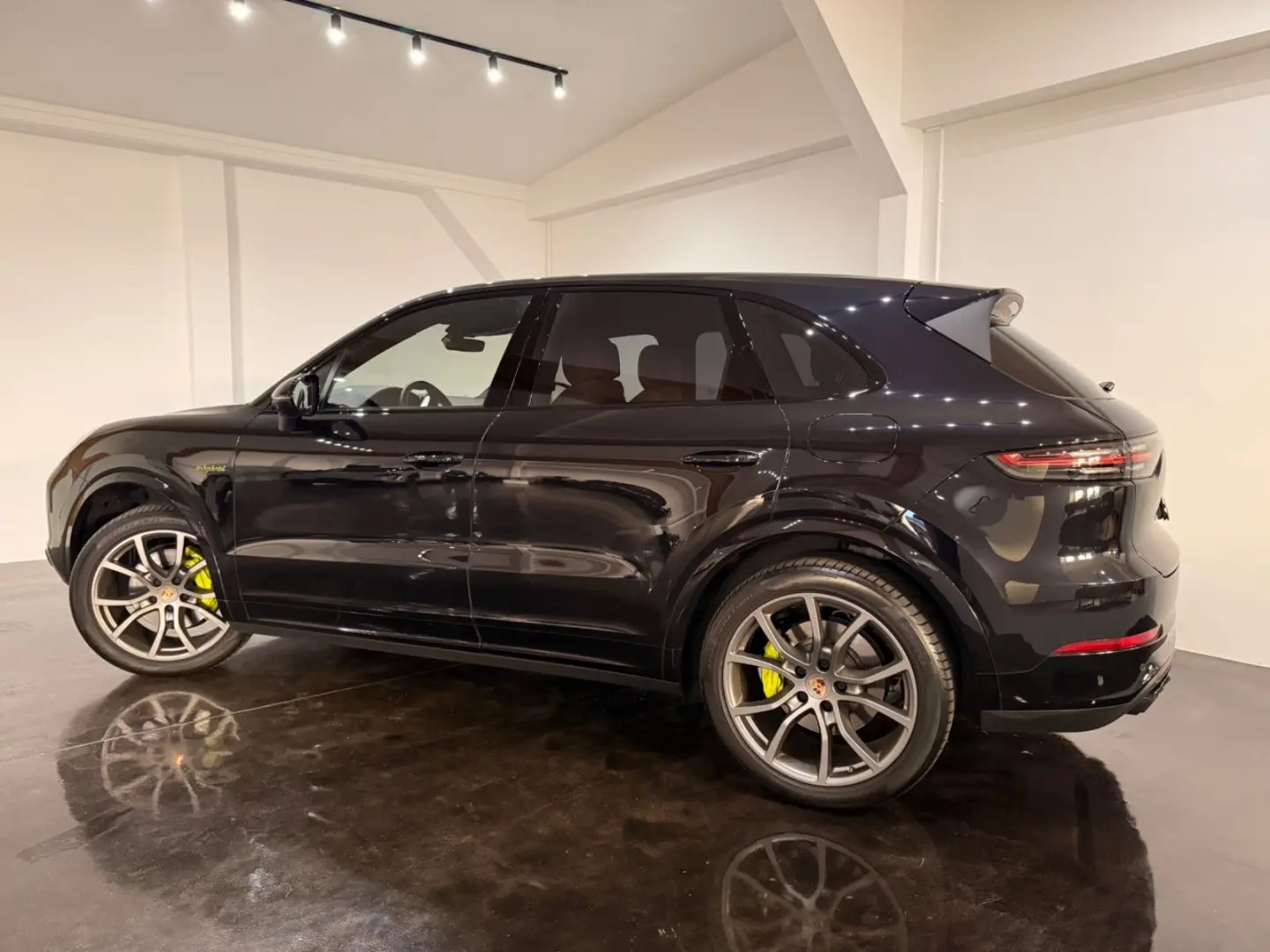 Cayenne E-Hybrid Platinum Burmester 360° Massage