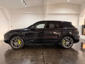 Cayenne E-Hybrid Platinum Burmester 360° Massage