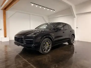 Cayenne E-Hybrid Platinum Burmester 360° Massage