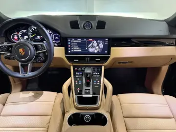 Cayenne E-Hybrid Platinum Burmester 360° Massage