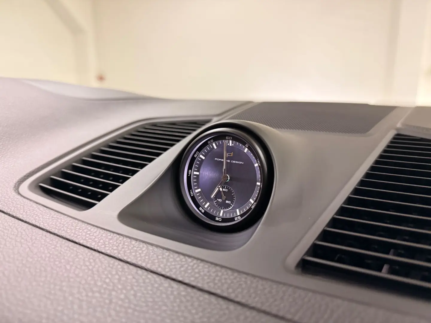 Cayenne E-Hybrid Platinum Burmester 360° Massage