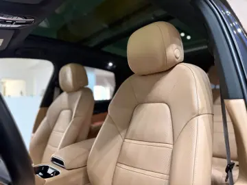 Cayenne E-Hybrid Platinum Burmester 360° Massage