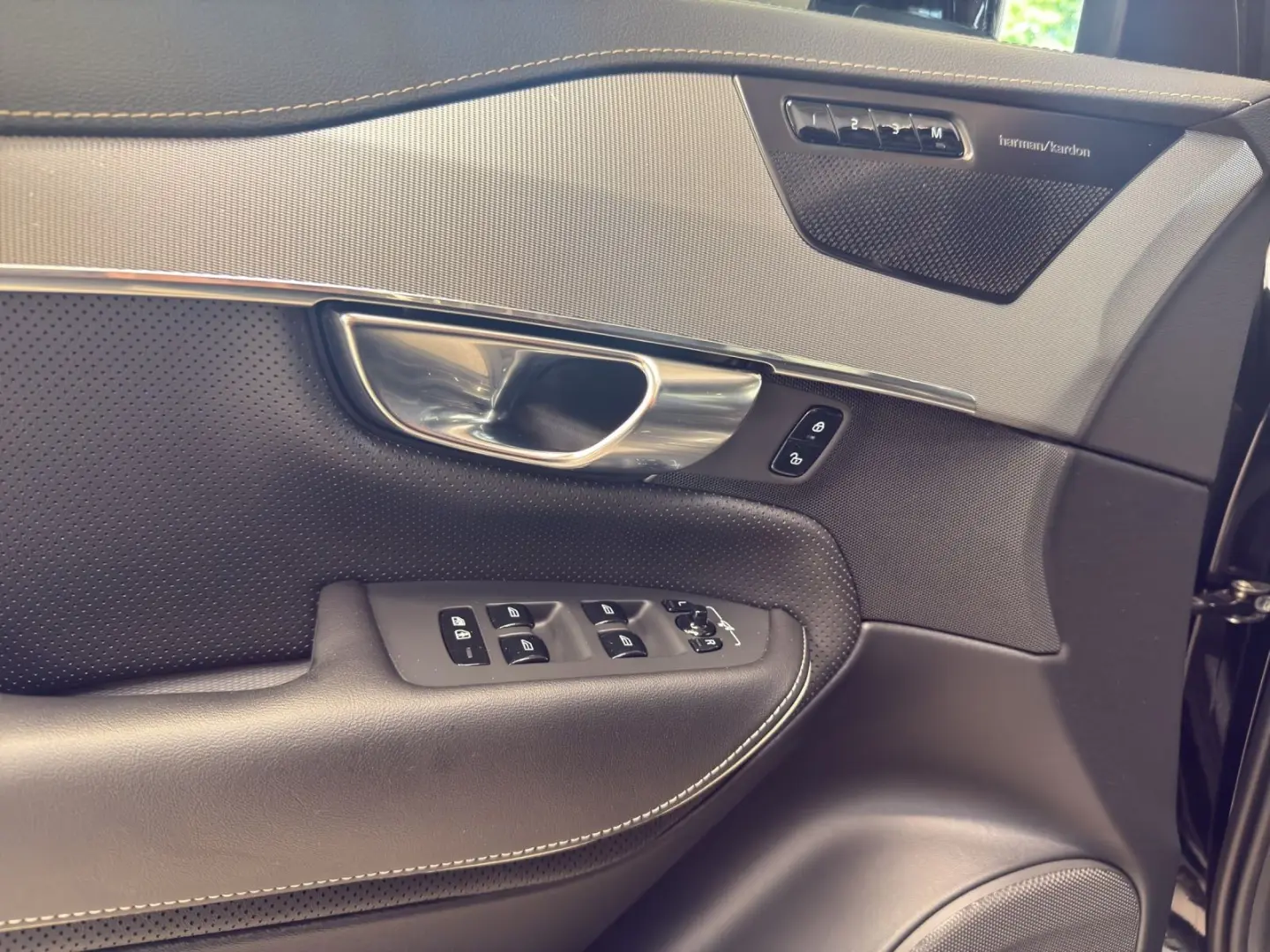 XC90 B5 (Diesel)- R Design ACC AHK AUT Kam. Navi