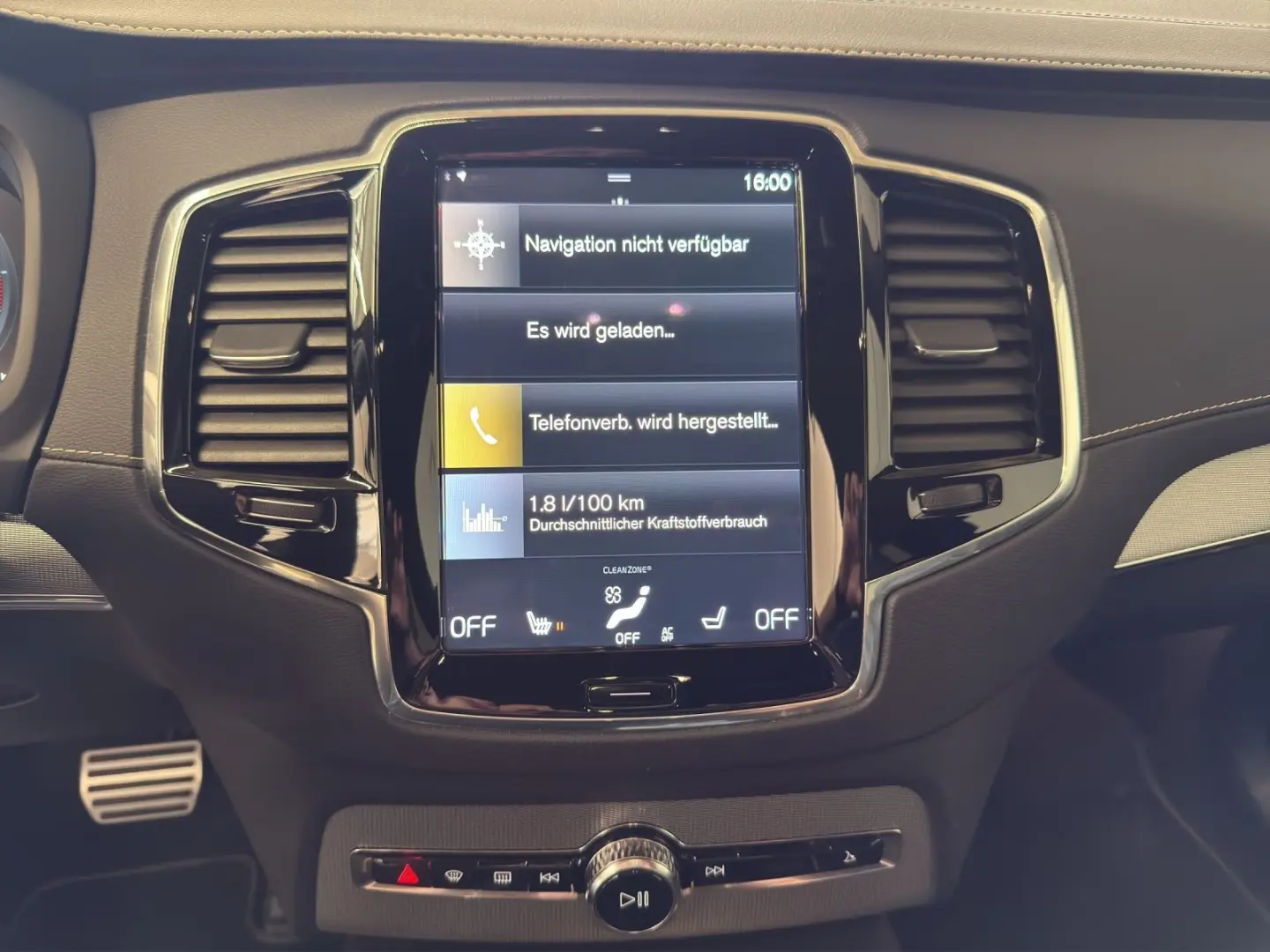 XC90 B5 (Diesel)- R Design ACC AHK AUT Kam. Navi