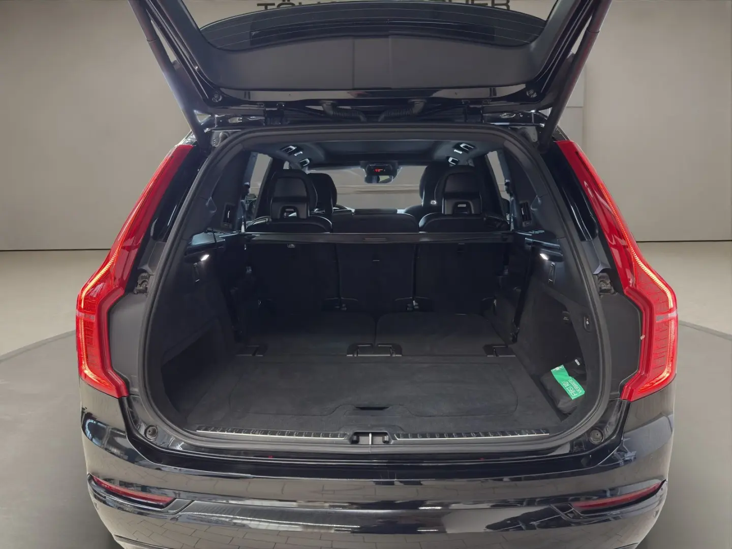 XC90 B5 (Diesel)- R Design ACC AHK AUT Kam. Navi