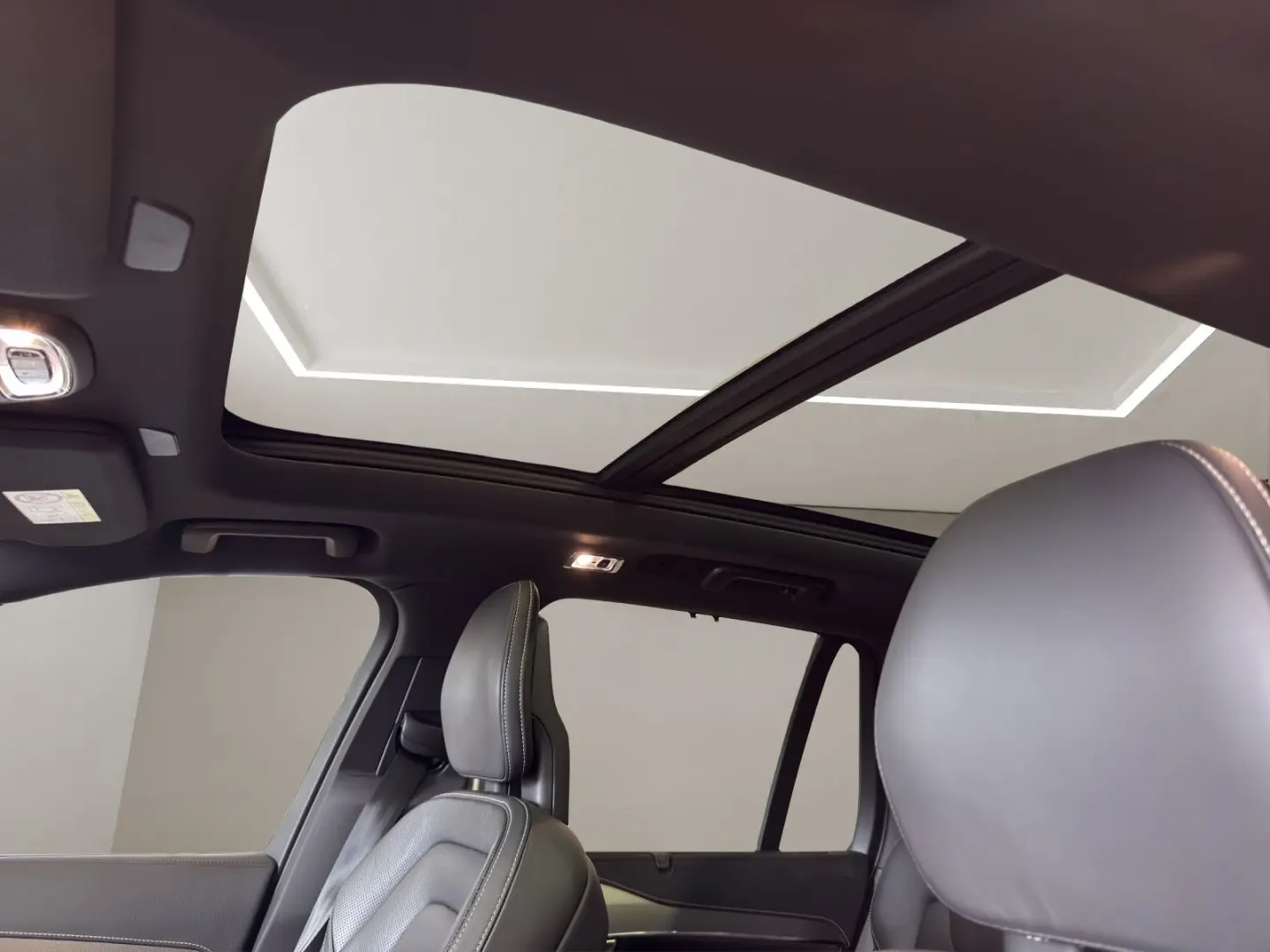 XC90 B5 (Diesel)- R Design ACC AHK AUT Kam. Navi