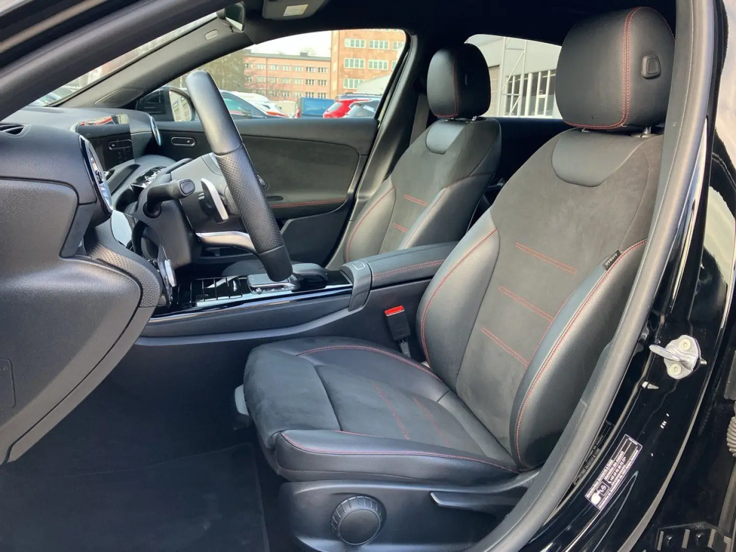 A 250 E AMG LINE DCT +LED+NAVI+TEMPOMAT+KAMERA+