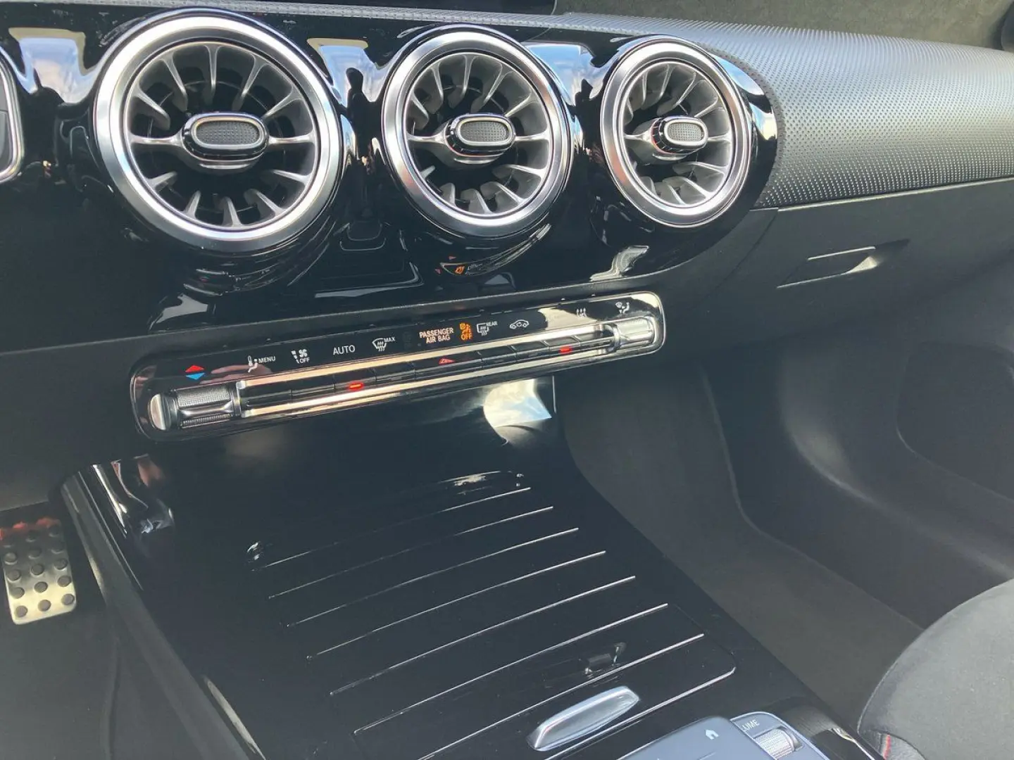 A 250 E AMG LINE DCT +LED+NAVI+TEMPOMAT+KAMERA+
