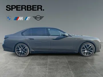 i7 xDrive