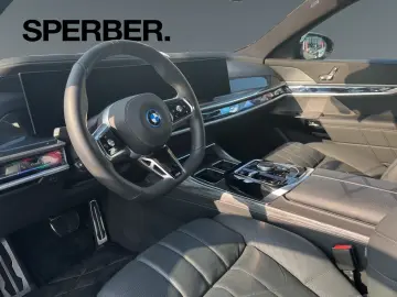 i7 xDrive