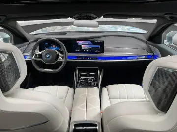 i7 xDrive60 Limousine PApro/DApro/NP: 175.190€