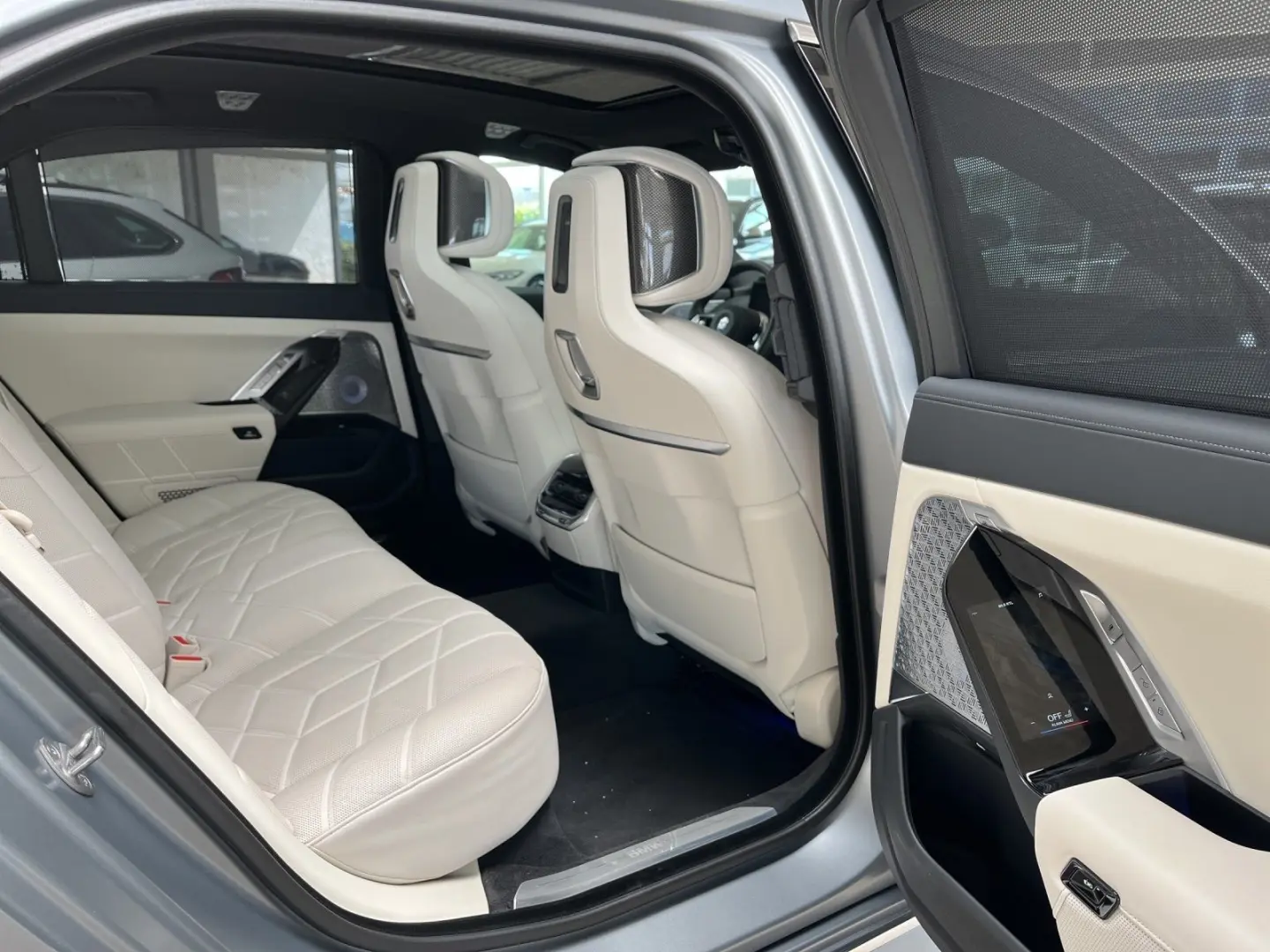 i7 xDrive60 Limousine PApro/DApro/NP: 175.190€