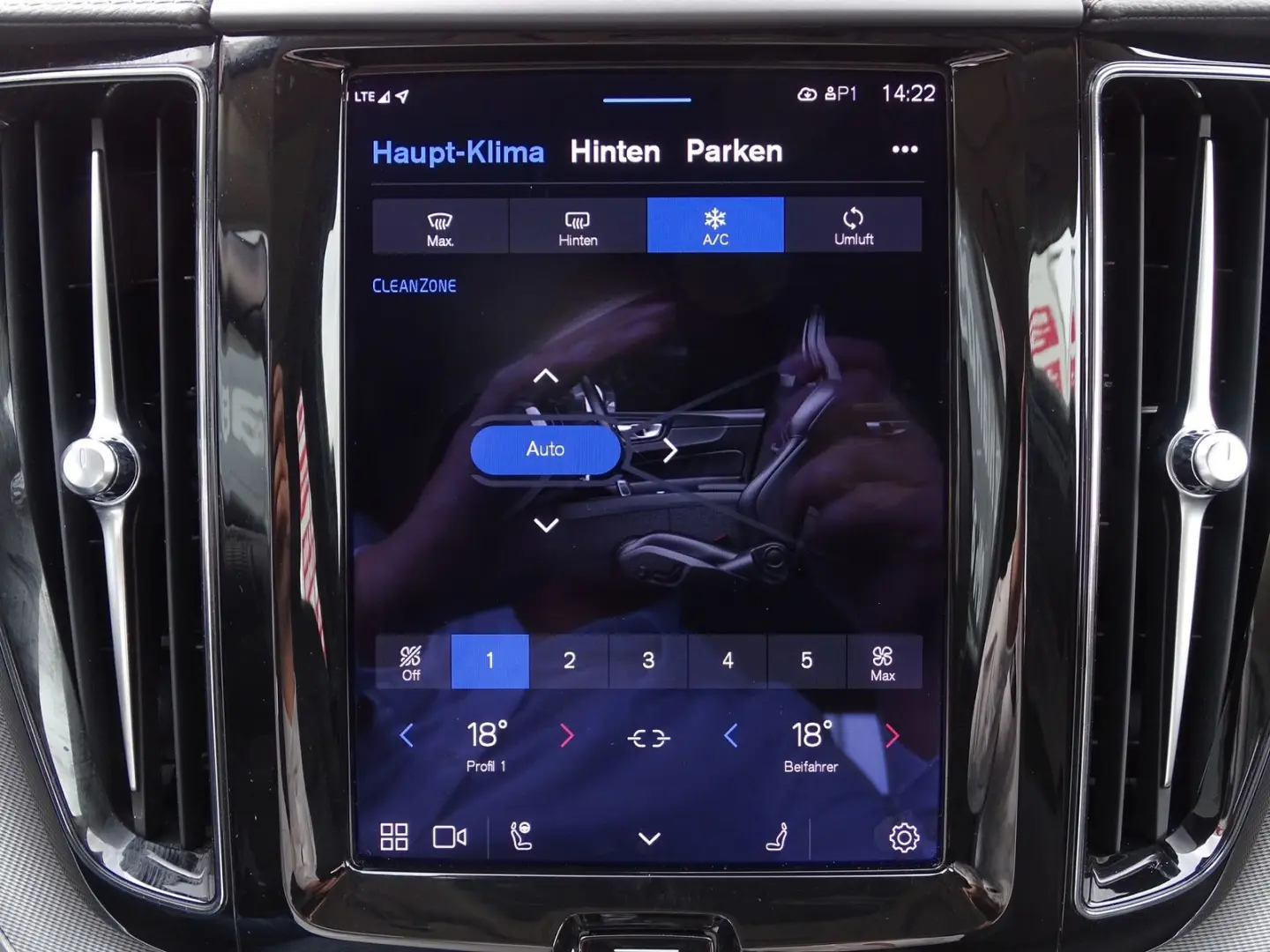 XC60 2.0 Aut. LED ACC Navi Pano