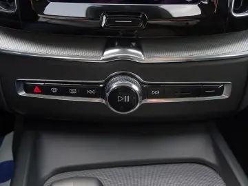 XC60 2.0 Aut. LED ACC Navi Pano
