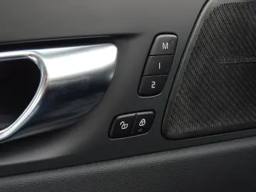XC60 2.0 Aut. LED ACC Navi Pano