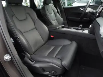 XC60 2.0 Aut. LED ACC Navi Pano