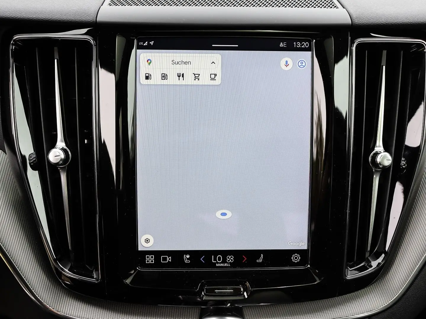 XC60 Plus Dark Recharge Plug-In Hybrid AWD T8 Tw