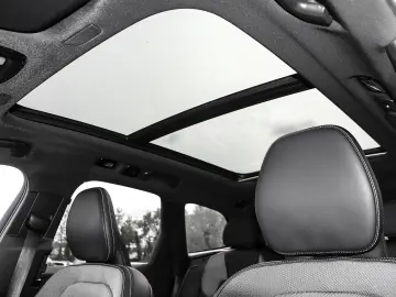 XC60 Plus Dark Recharge Plug-In Hybrid AWD T8 Tw