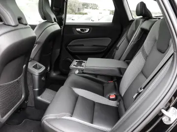 XC60 Plus Dark Recharge Plug-In Hybrid AWD T8 Tw