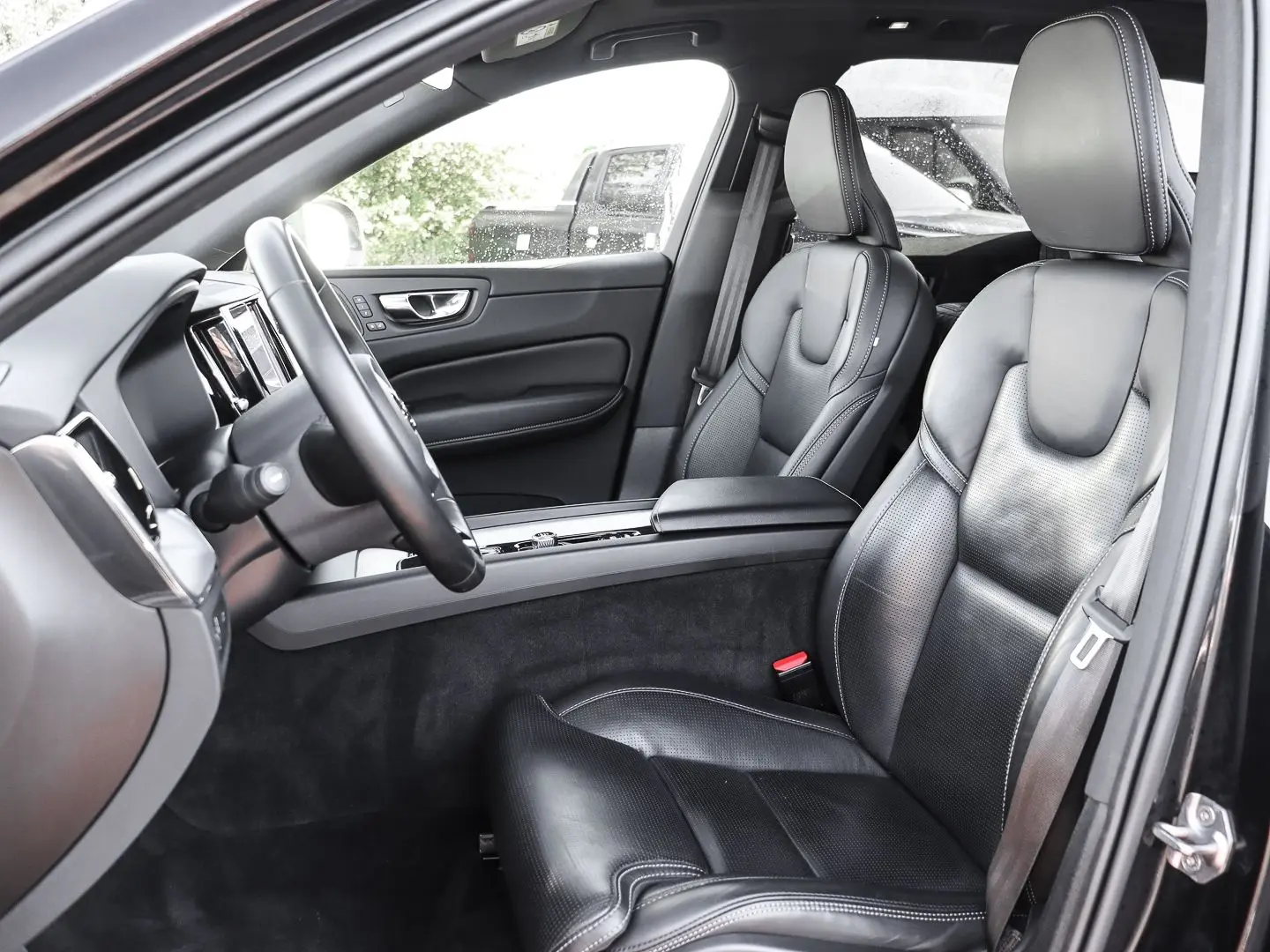 XC60 R Design 2WD B4 Diesel EU6d digitales Cockp