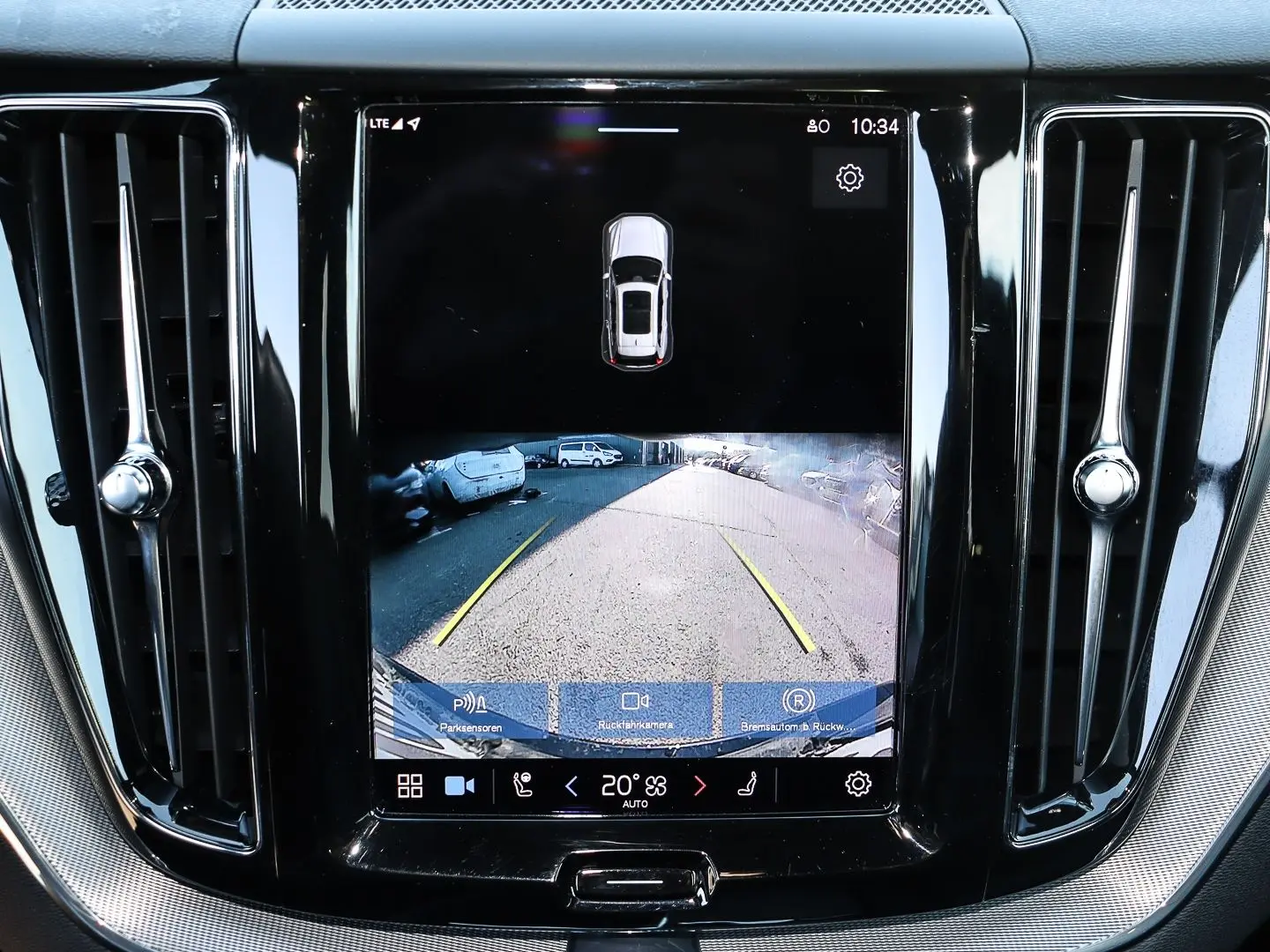 XC60 R Design 2WD B4 Diesel EU6d digitales Cockp