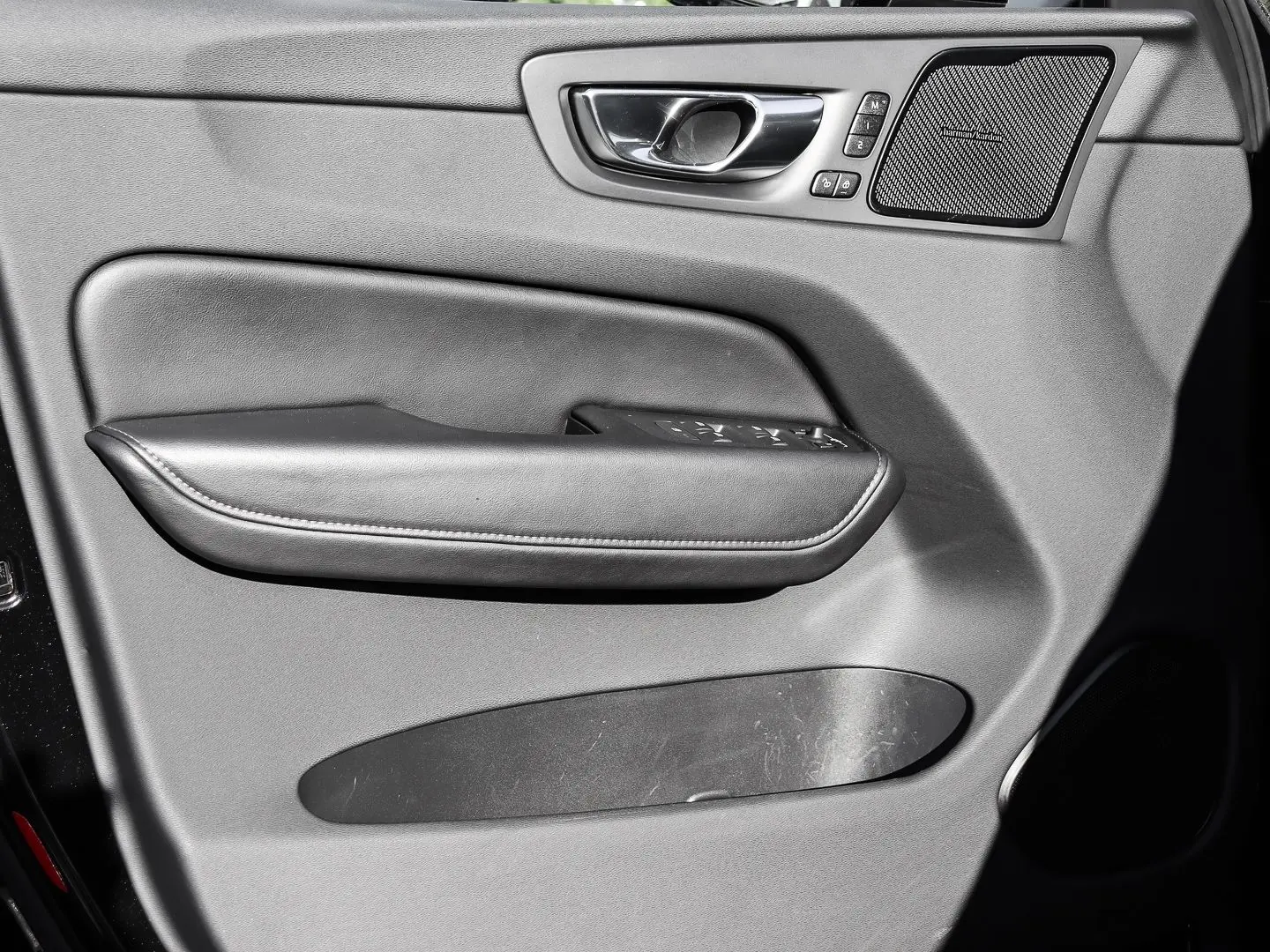 XC60 R Design 2WD B4 Diesel EU6d digitales Cockp