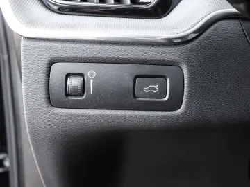 XC60 R Design 2WD B4 Diesel EU6d digitales Cockp