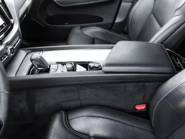 XC60 R Design 2WD B4 Diesel EU6d digitales Cockp