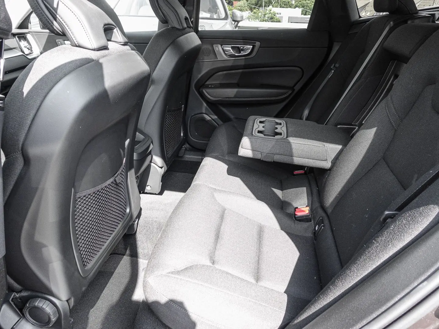 XC60 Momentum Pro AWD B4 Diesel EU6d AHK Digital