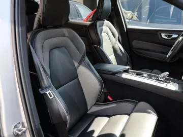 XC60 B5 (B) Benzin Plus Dark AWD #Leder/Sitzh./P