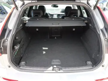 XC60 B5 (B) Benzin Plus Dark AWD #Leder/Sitzh./P