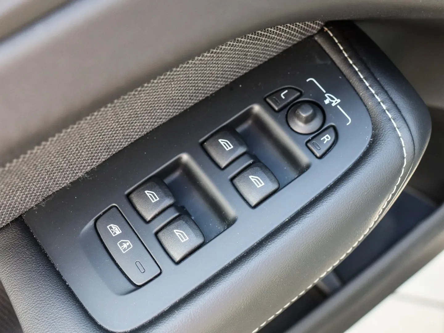 XC60 B5 (B) Benzin Plus Dark AWD #Leder/Sitzh./P