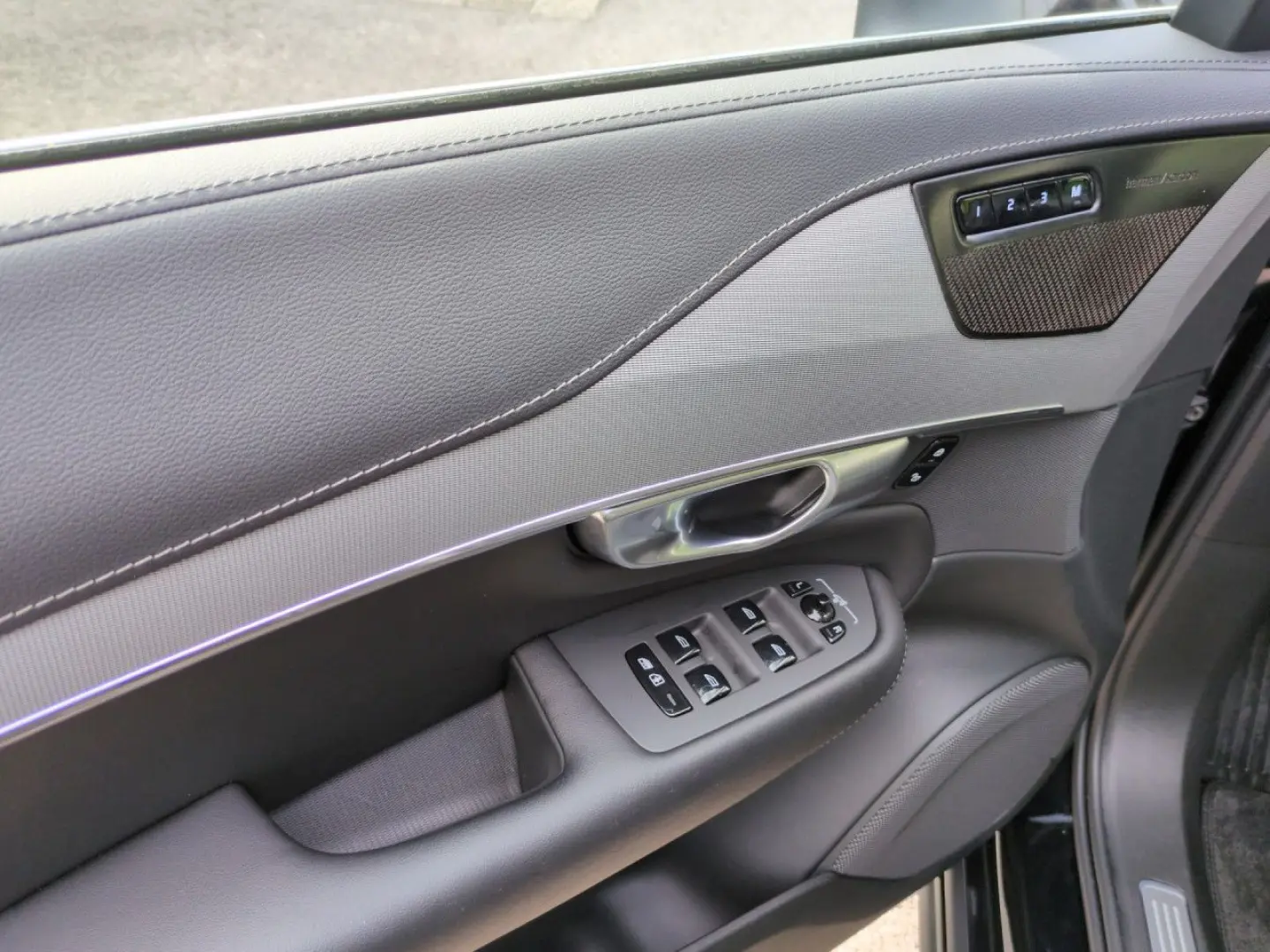 XC90 B5 (Diesel) Plus Bright AWD Automatik Navi