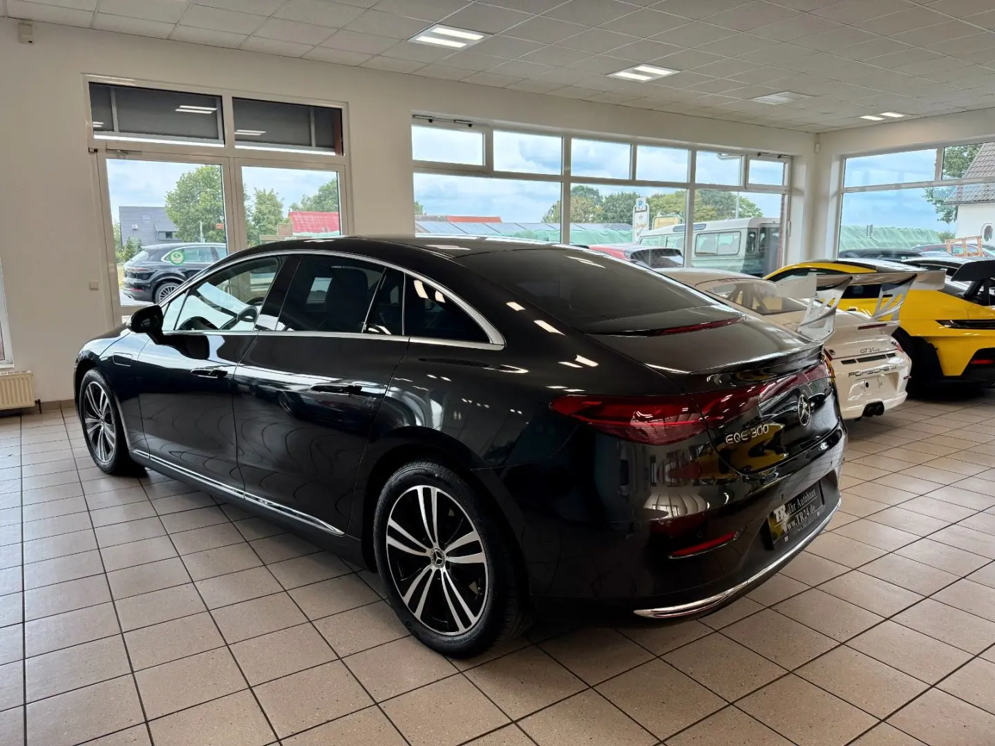 EQE 300 Electric Art Advanced/AHK/Kamera/19Zoll