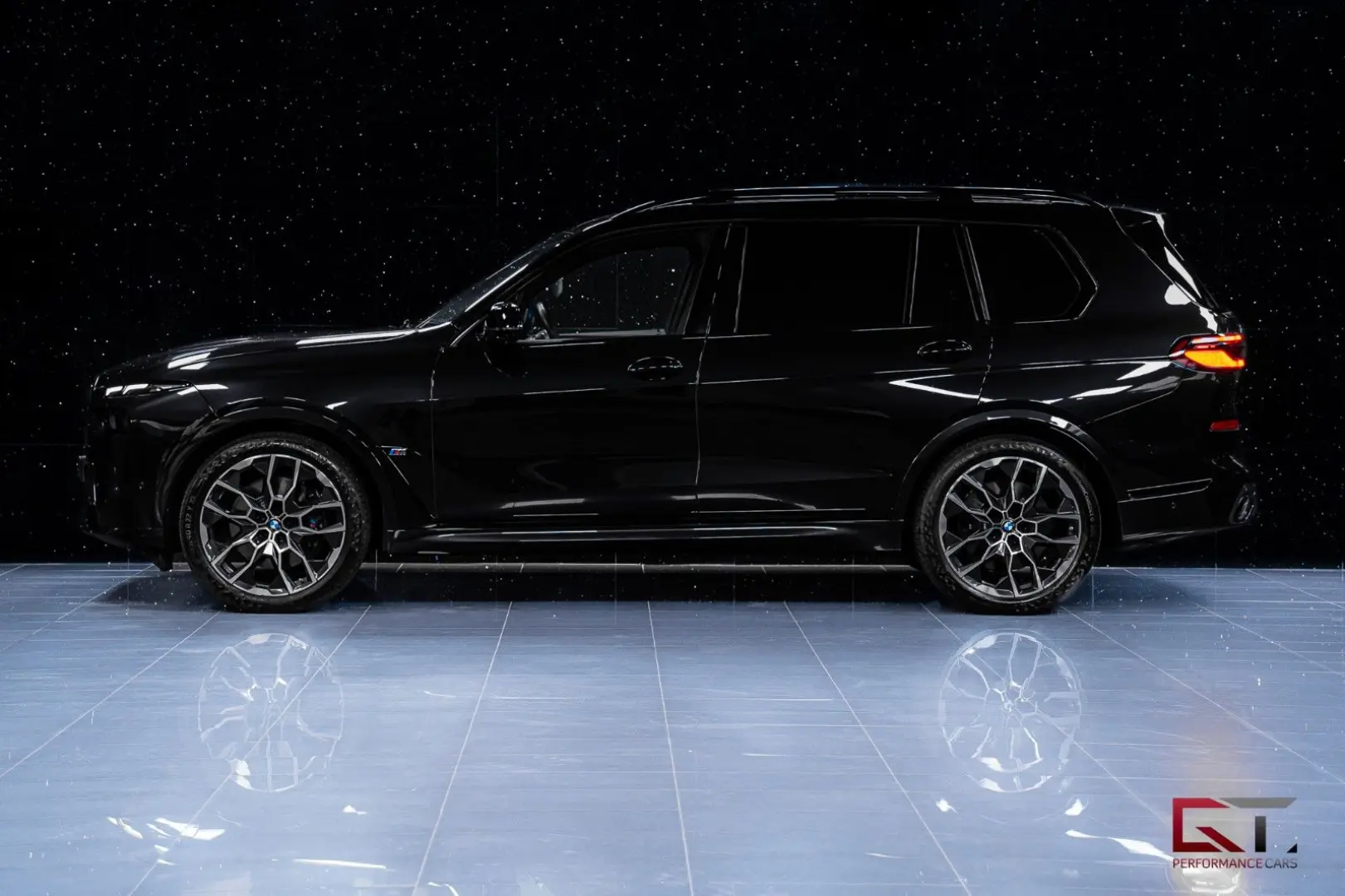 X7 M60i xDrive Exclusive DAP Pano Sky 22