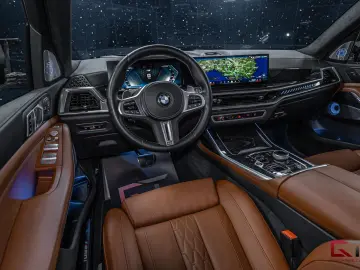 X7 M60i xDrive Exclusive DAP Pano Sky 22