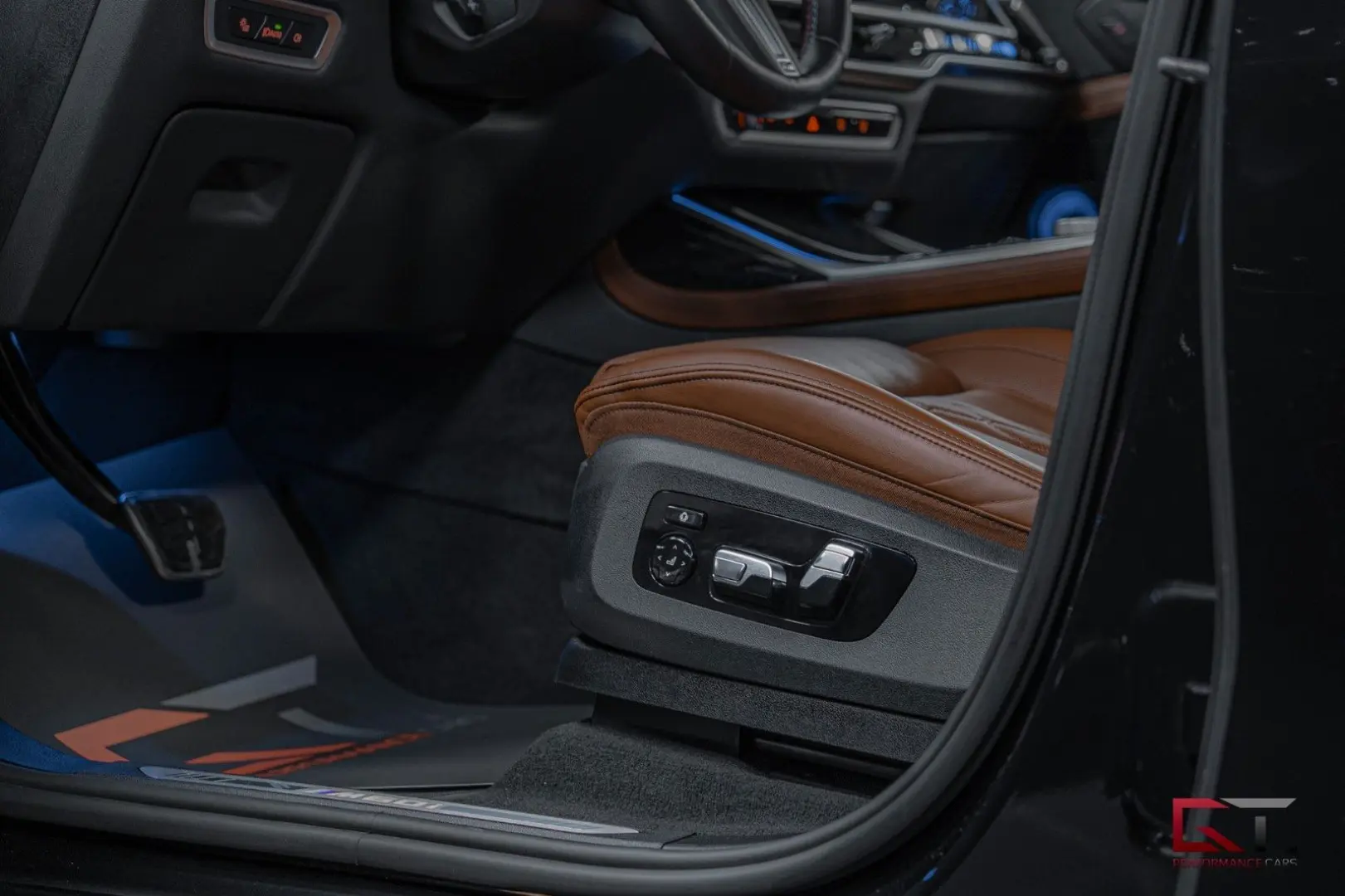 X7 M60i xDrive Exclusive DAP Pano Sky 22