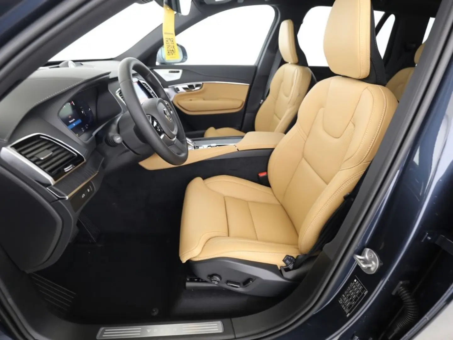XC90 Plus Bright Recharge Plug-In Hybrid AWD T8 