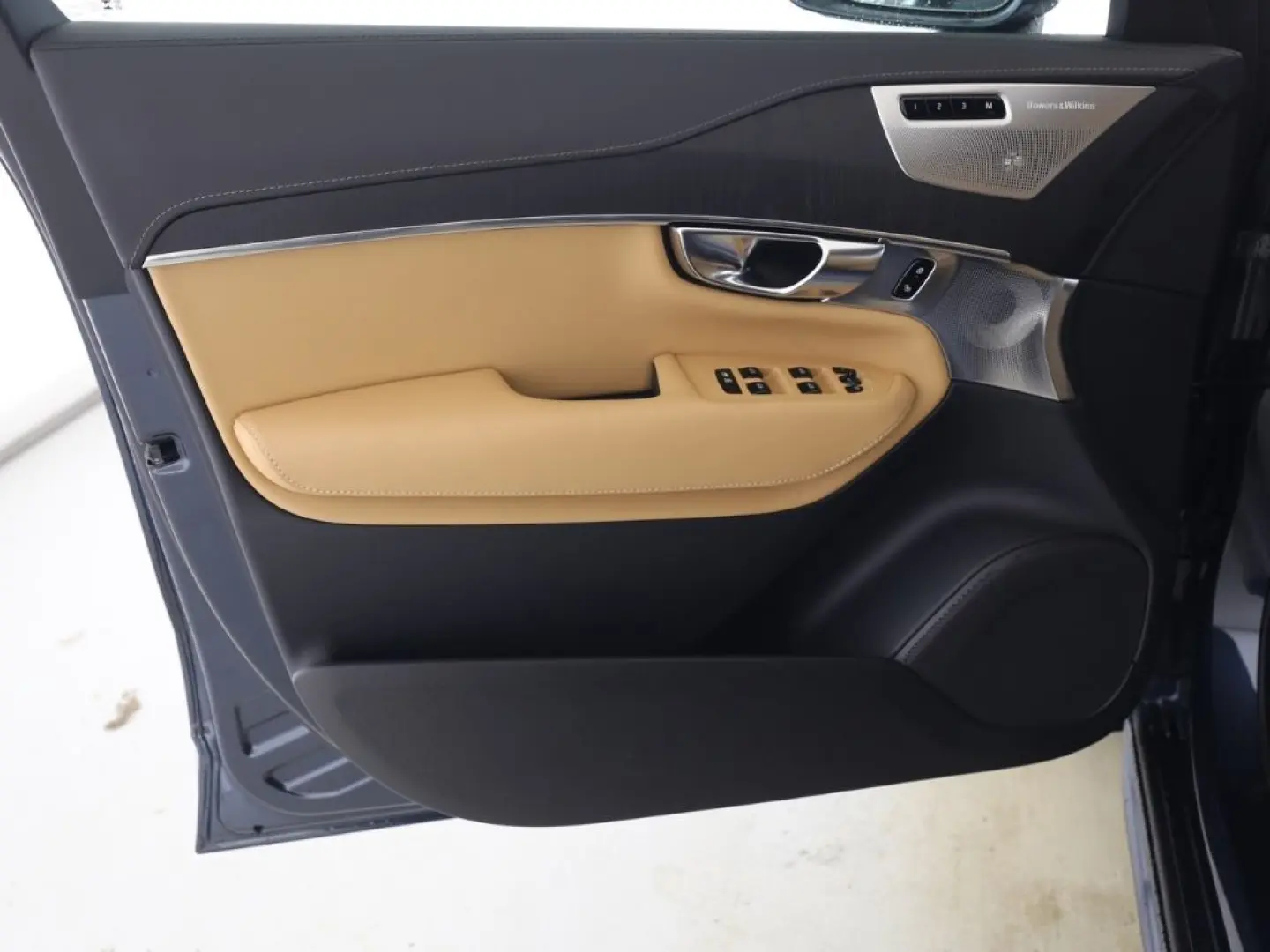 XC90 Plus Bright Recharge Plug-In Hybrid AWD T8 