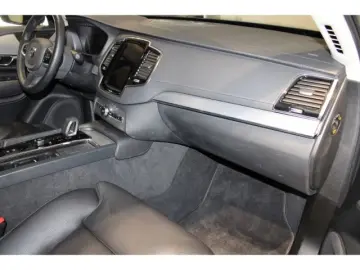 XC90 B5 Diesel Plus Dark AWD 7-Sitzer Voll-LED R