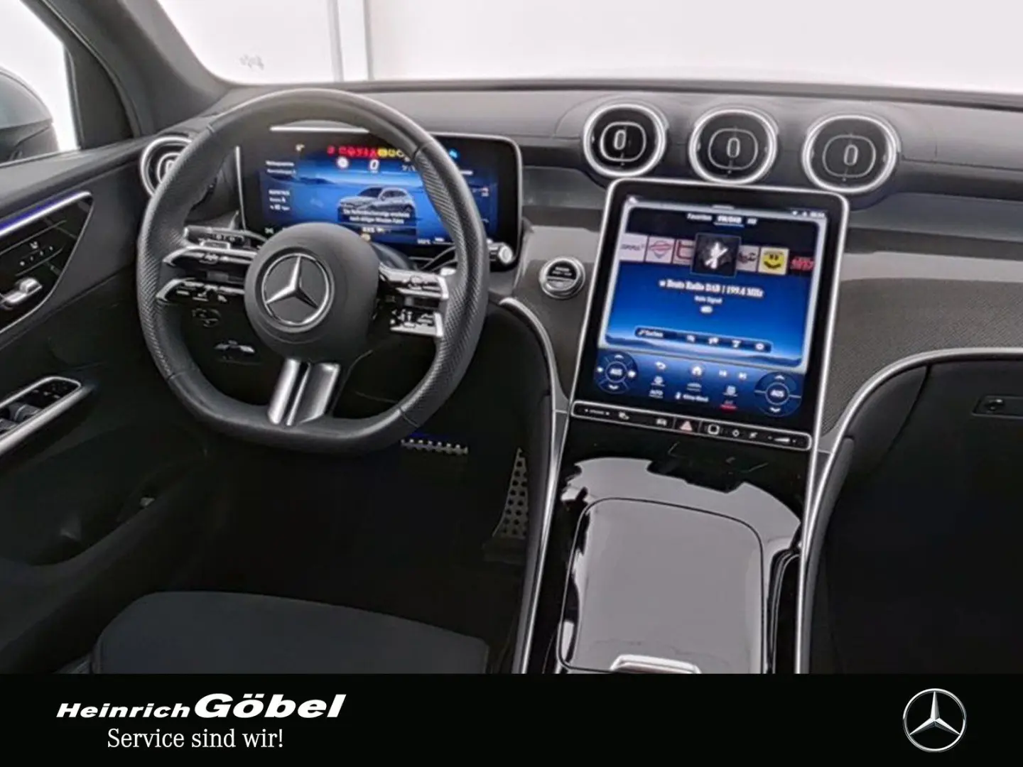 GLC 300 4M AMG+LED+MEMORY+PANORAMA+AHK+KAMERA