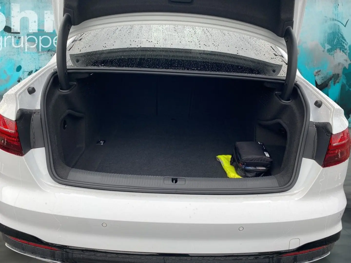 Audi A4 Limousine 40 TFSI S line quattro S tronic AHK