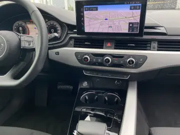 Audi A4 Limousine 40 TFSI S line quattro S tronic AHK